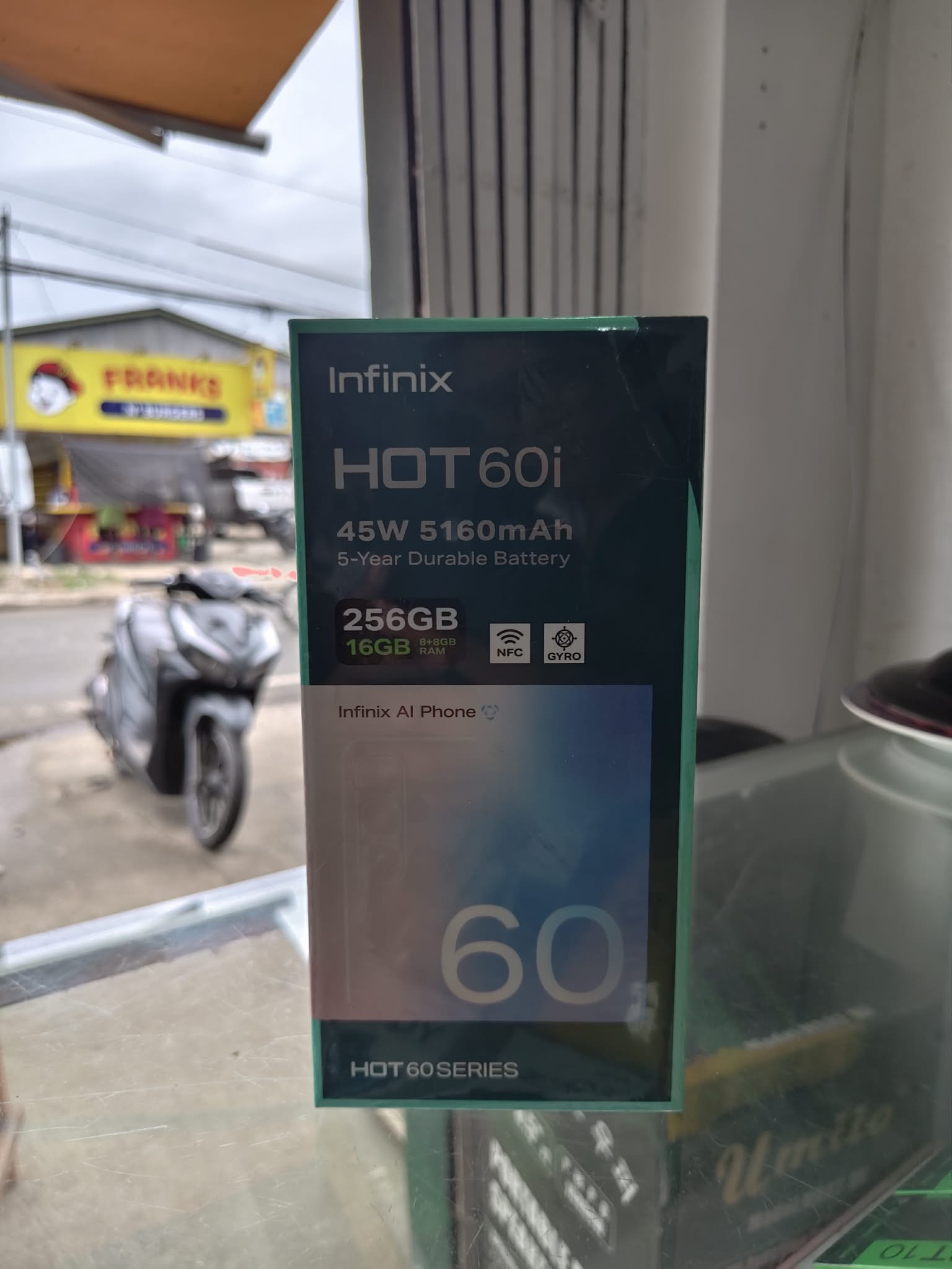 HOT 60i 8/256